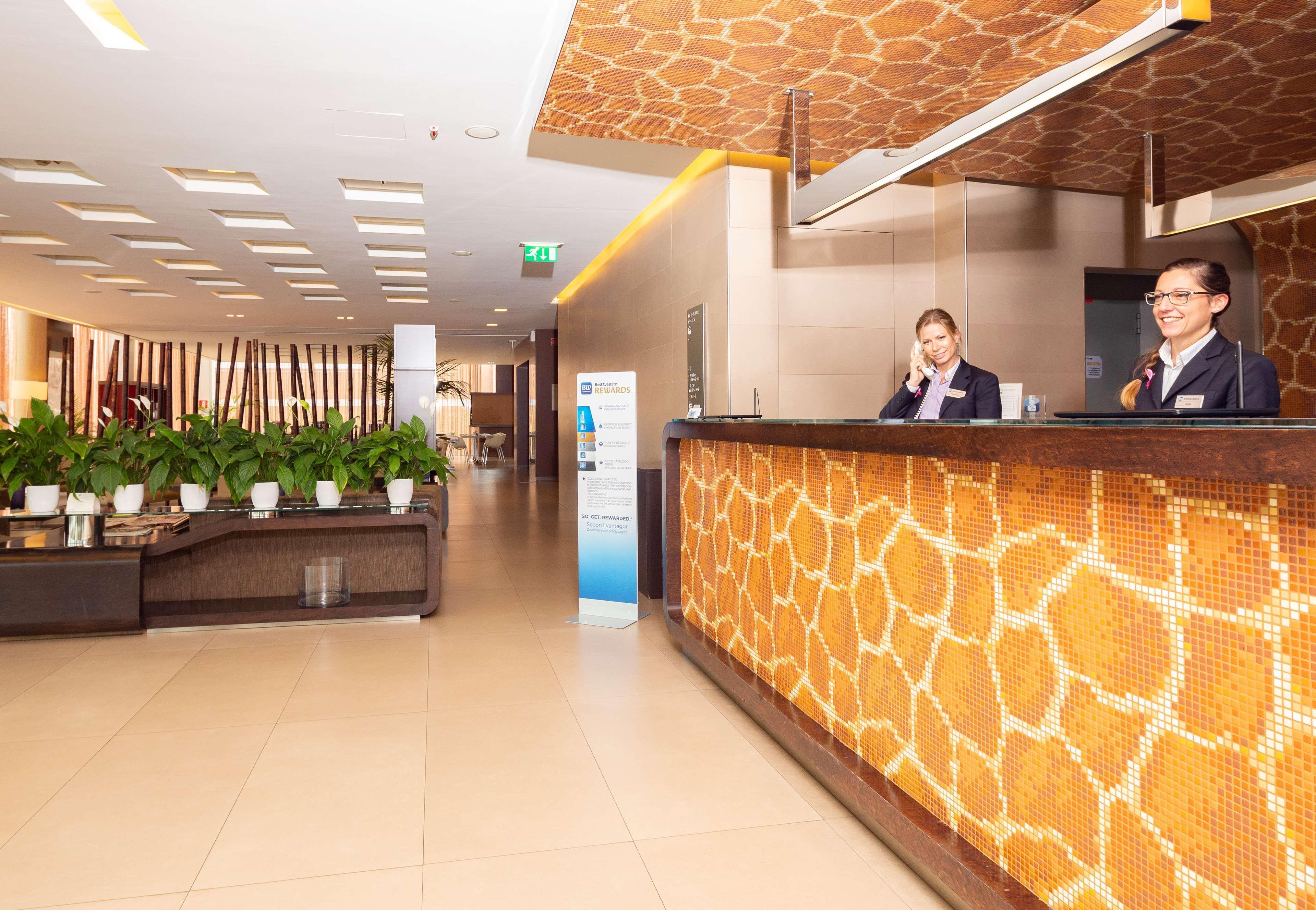 Best Western Hotel Goldenmile Milan Треццано-суль-Навиглио Экстерьер фото